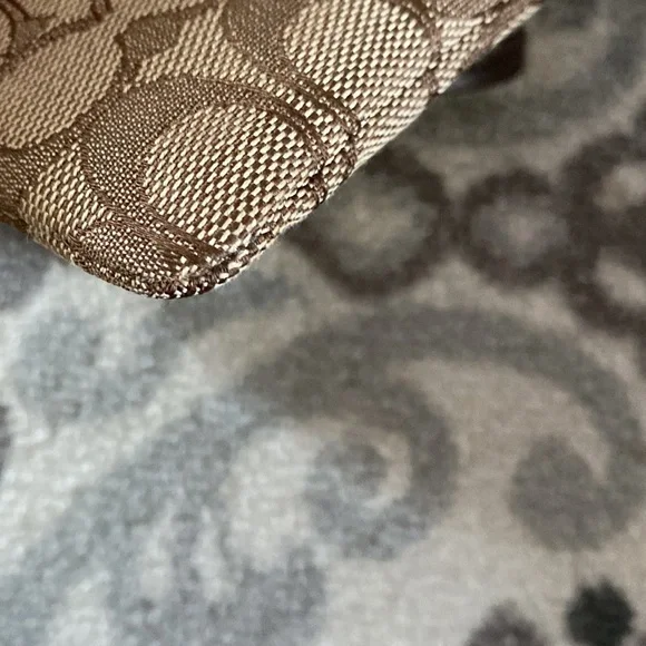 Coach Wristlet - Picture 8 of 9